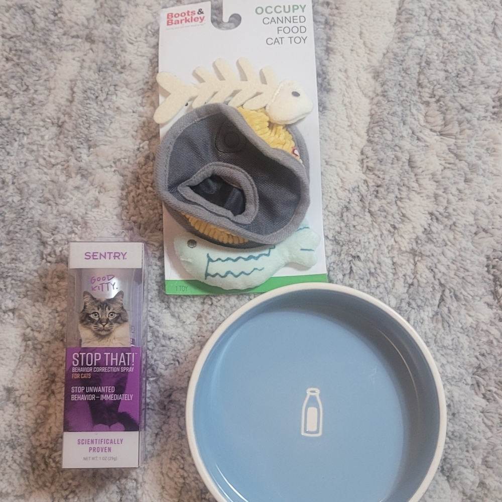 3 pcs cat bundle, bowl, toy and behavior correction spray - Picture 2 of 6